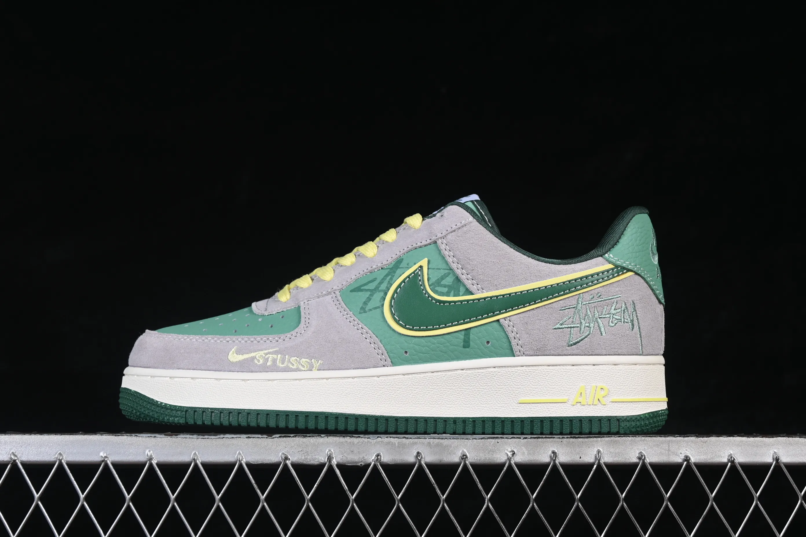 All categories Nk Air Force 1 Air Force series Nk Air Force 1 Low Air Force low-top Nike Air Force 1'07 Low Stussy co-branded Green Gray Pig Eight Air Force 1 low-top casual sneakers SS1979-007